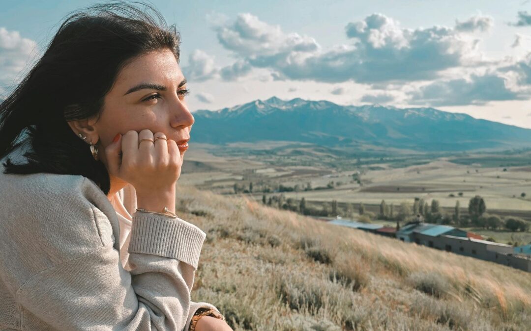 A woman considering abortion, wondering "what are the key steps to making an informed decision?"